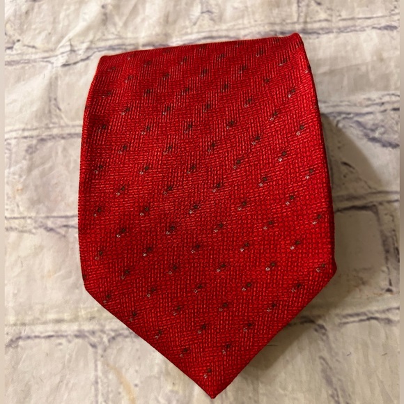 GELO HOUSE PARIS MENS 100% SILK PATTERN RED/BURGUNDY TIE - Picture 2 of 6